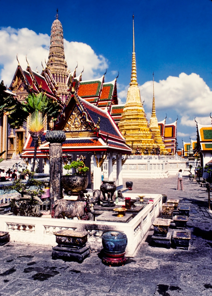 King Ramkhamhaeng column and cows, Wat Phra Kaew