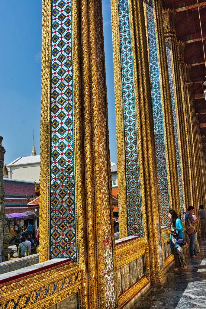 Mosaic Ubusot Columns, Wat Phra Kaew