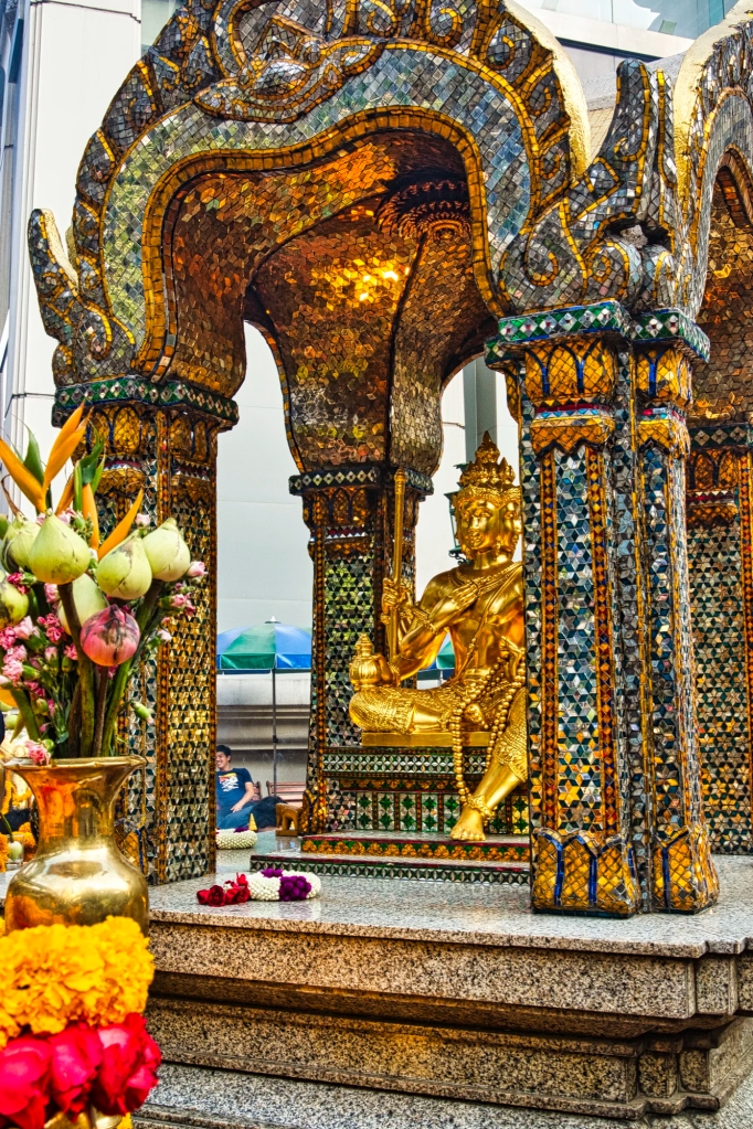 Phra Phrom Statue, Erawan Shrine, Bangkok, TH
