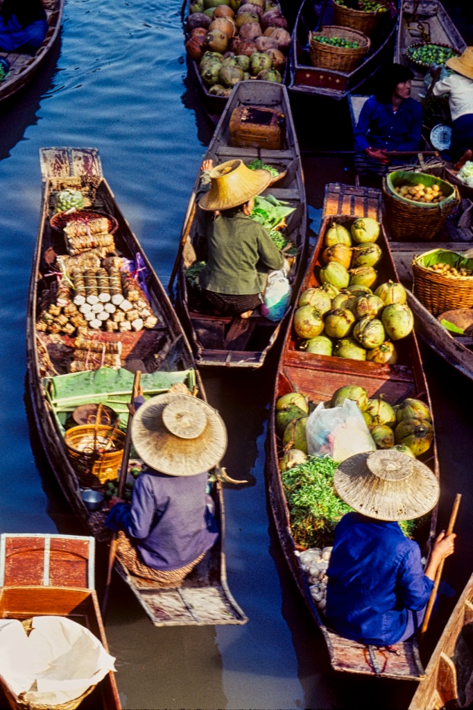 Vegetable Vendors, Damnoen Saduak Floating Market, TH