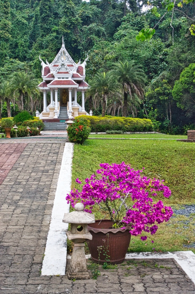 Wat Tham Pha Plong Gardens, Chiang Dao