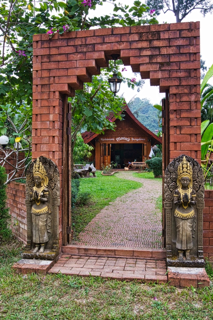 Malee’s Bungalows Entrance, Chiang Dao